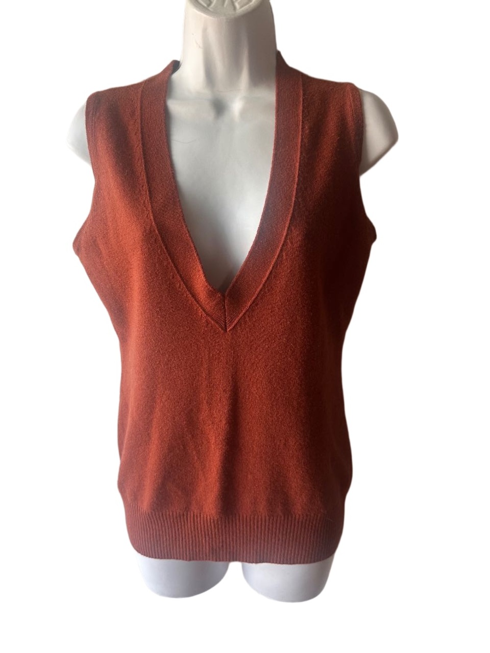 Cabi Rust Brown Lambswool Sweater Vest Size S V Neck Knit Ribbed Trim Fall
